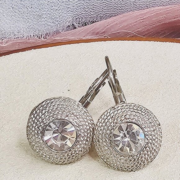 🔥$5/$25 Vintage Silver-Tone Lever Back Earrings With Clear Crystal Center - Picture 1 of 6